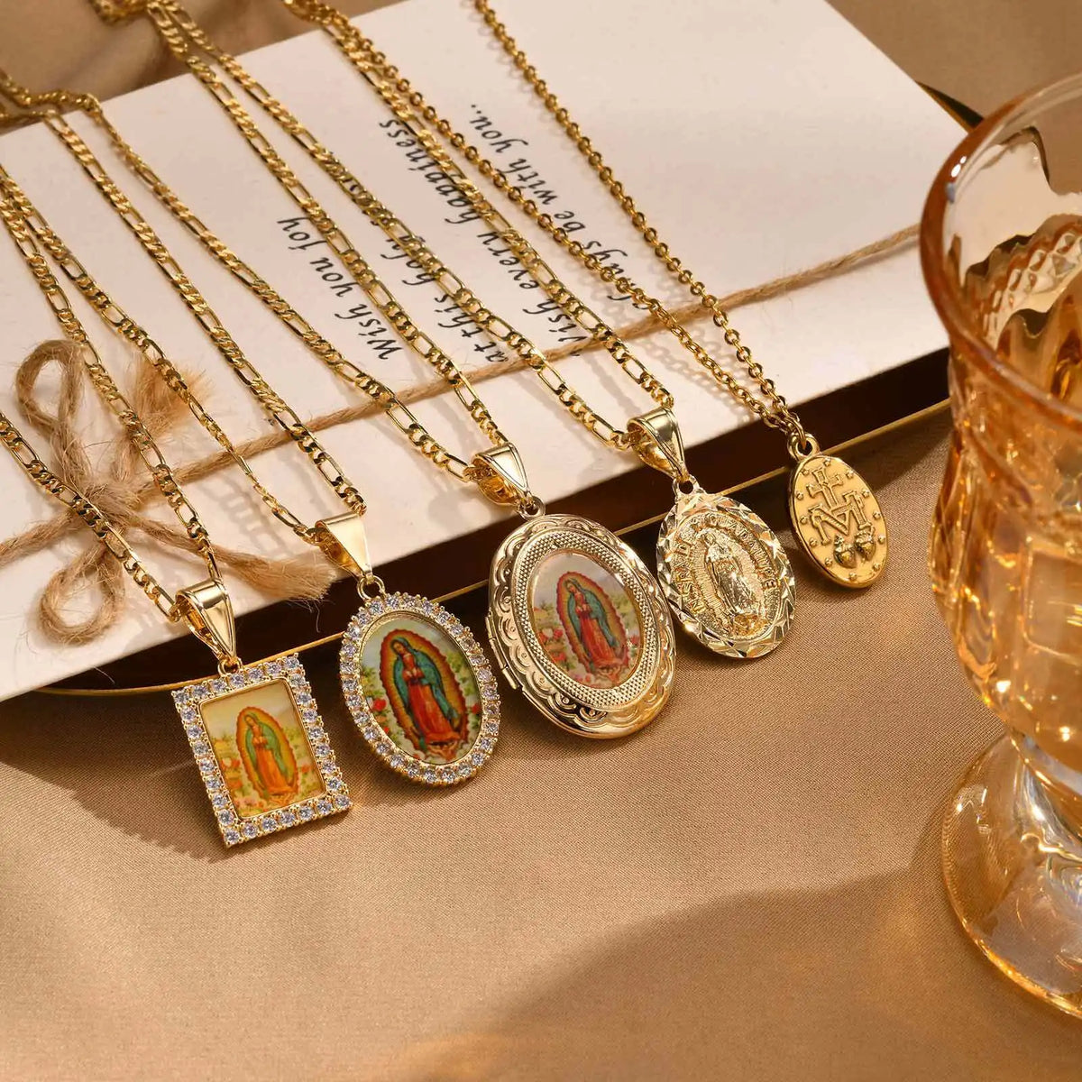 Dainty Virgin Mary Women Necklace Stainless Steel Chain Geometric Pendant Catholic Blessed Necklaces Religious Lucky Collar  (GoldenCity)