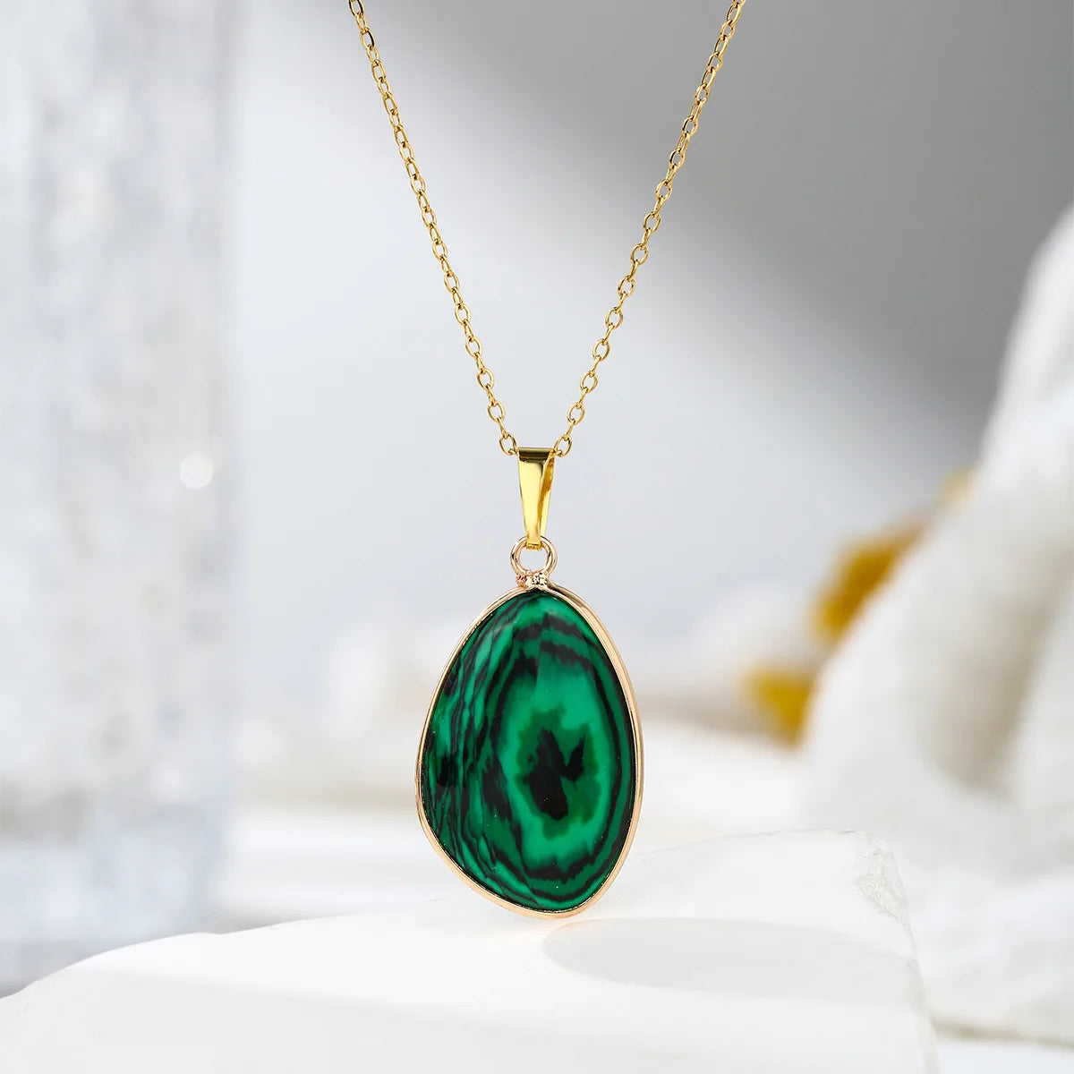 1pc Natural Stone Irregular Pendant Necklace Pink Crystal Amethyst Tiger Eye Necklace Pendant for Women Couple Jewelry Gift  (GoldenCity)