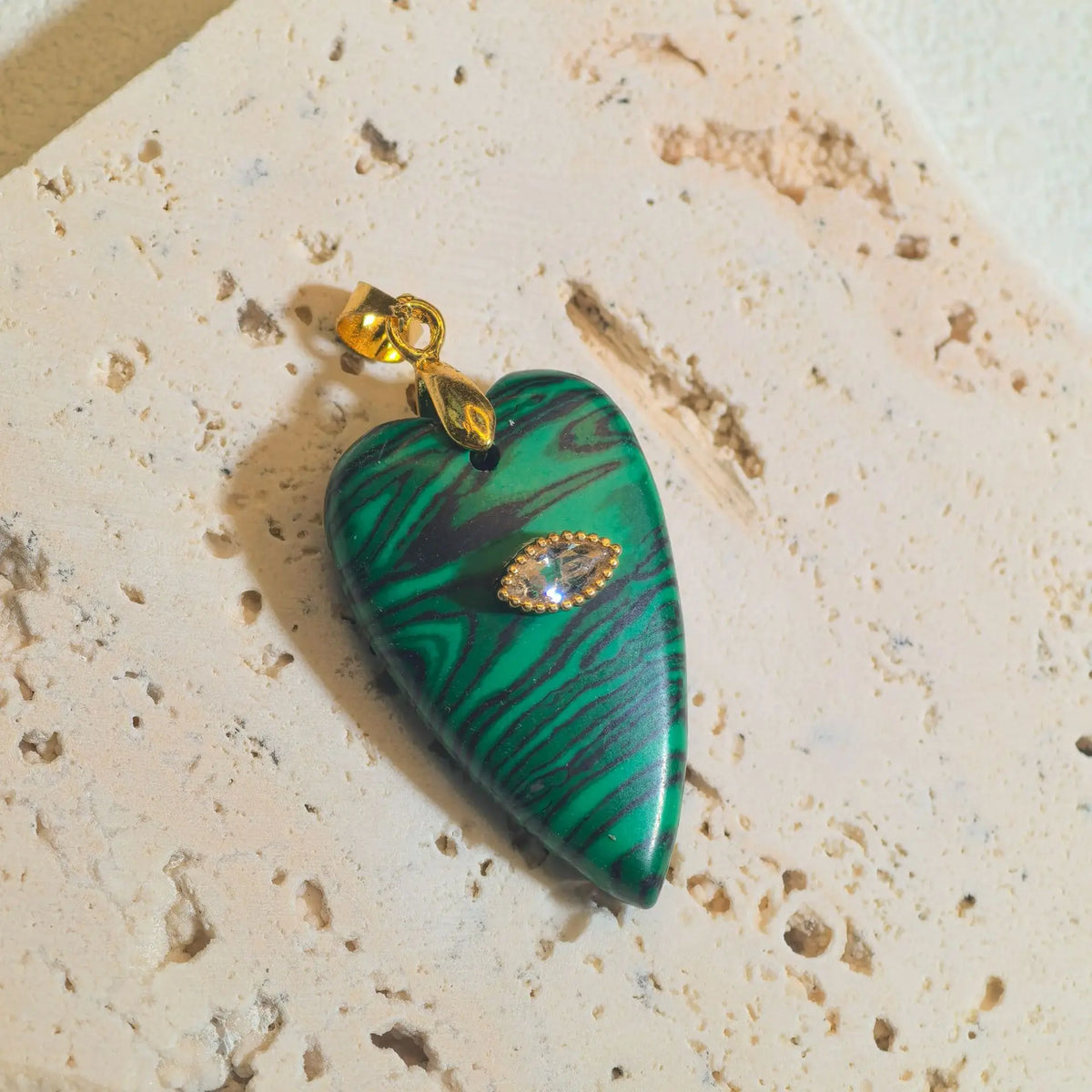 1pc Romantic Heartshape Natural Stone Pendant Green Aventurine Opal Stone Pendant for Women Jewelry Christmas Gift  (GoldenCity)