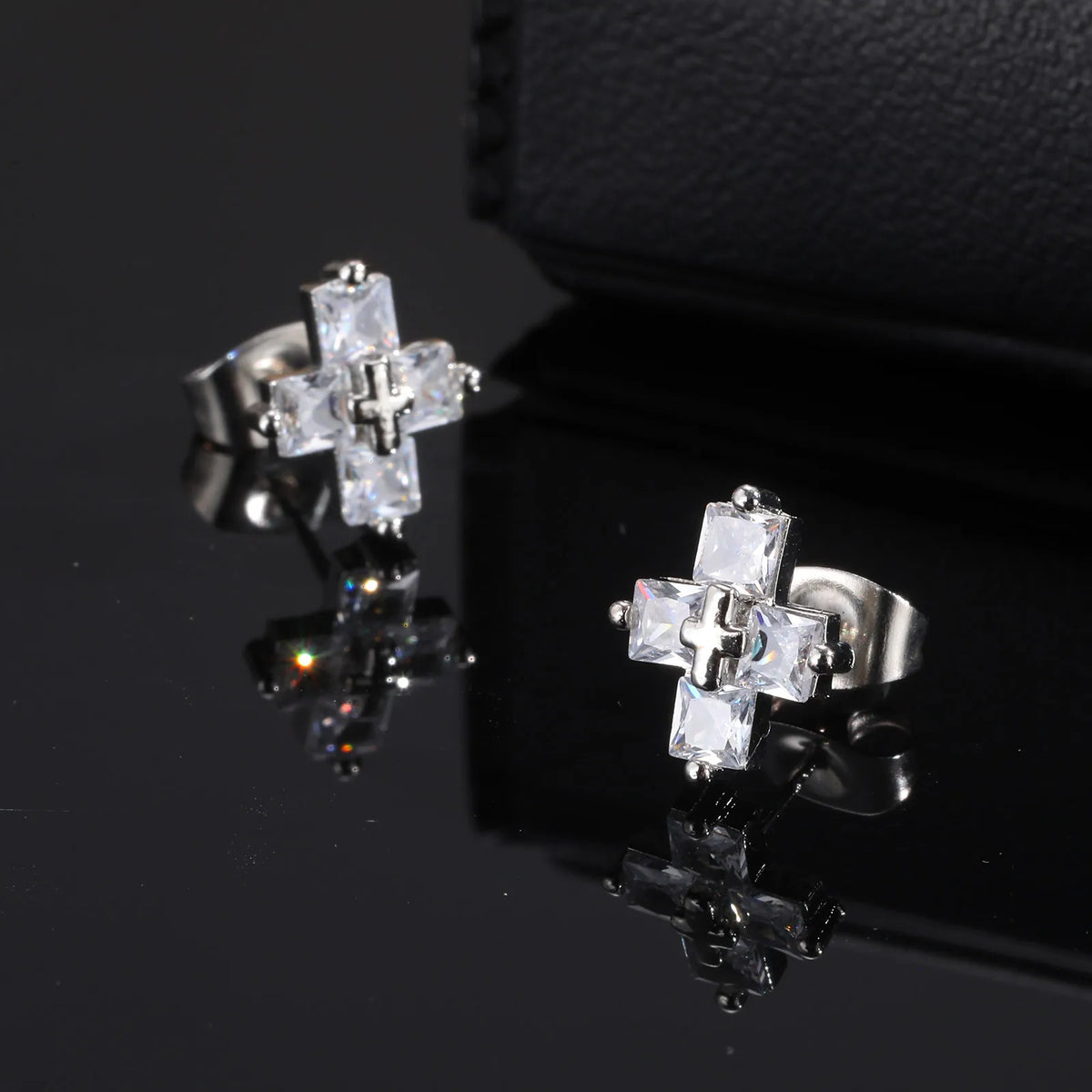 Personality Zircon Cross Earrings for Men Women, Double Cross Stud Earrings, Unisex Faith Creative Fashion Jewelry  (GoldenCity)