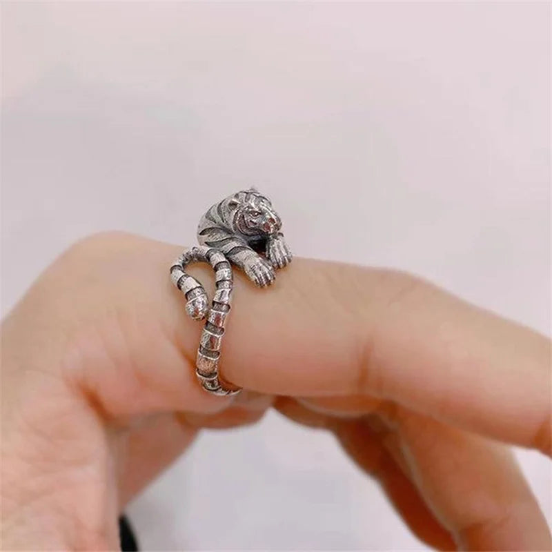 Trendy Zodiac Animal Tiger Ring For Men Jewelry Domineering Tiger Design Male Index Finger Ring Adustable Accessories  (GoldenCity)