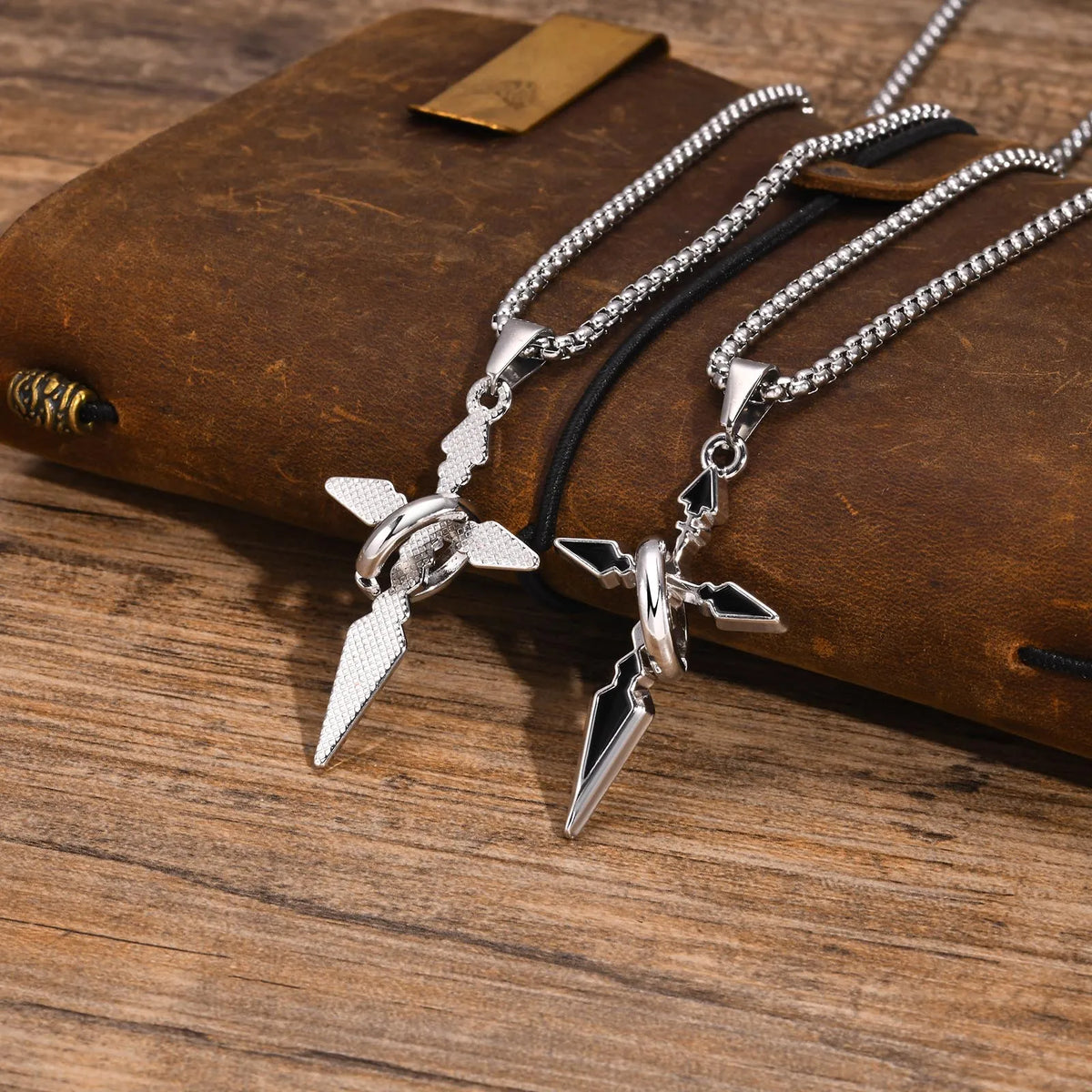Arrow Shaped Cross Necklaces for Men Women, Cross with Circle Pendant, Stylish Christian Prayer Collar Jewelry  (GoldenCity)