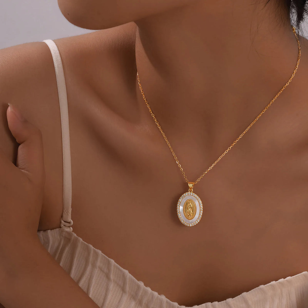 Guadalupe Virgin Mary Necklace for Women Teens, Gold Plated Oval Zircon Inlay Mary Pendant Collar Faith Gift  (GoldenCity)
